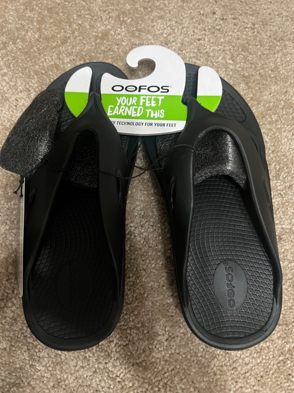 OOFOS Black Women's Recovery Foam Thong Sandals - Picture 6 of 7